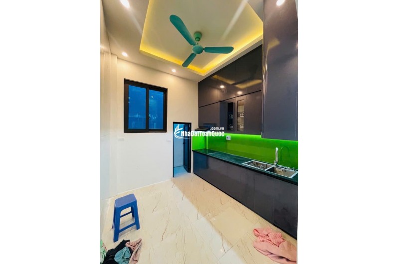 Bán nhà Vũ Tông Phan - Thanh Xuân - nhà mới - 5 tầng - 6 Ngủ - 9,,3 tỷ